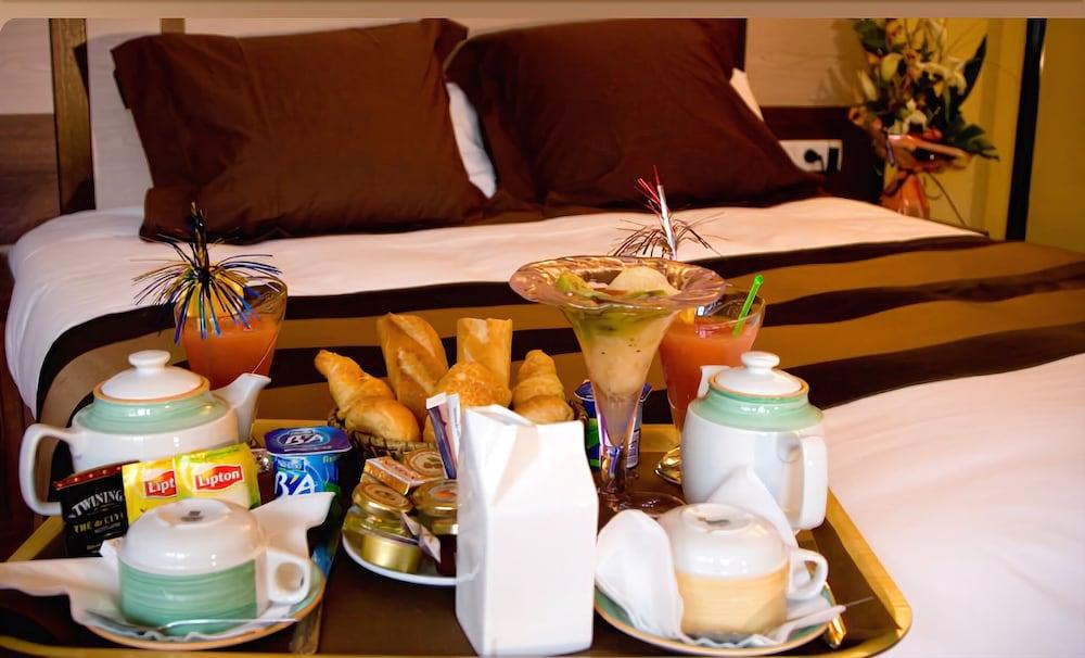לאבאל Best Western Hotel De Paris מראה חיצוני תמונה